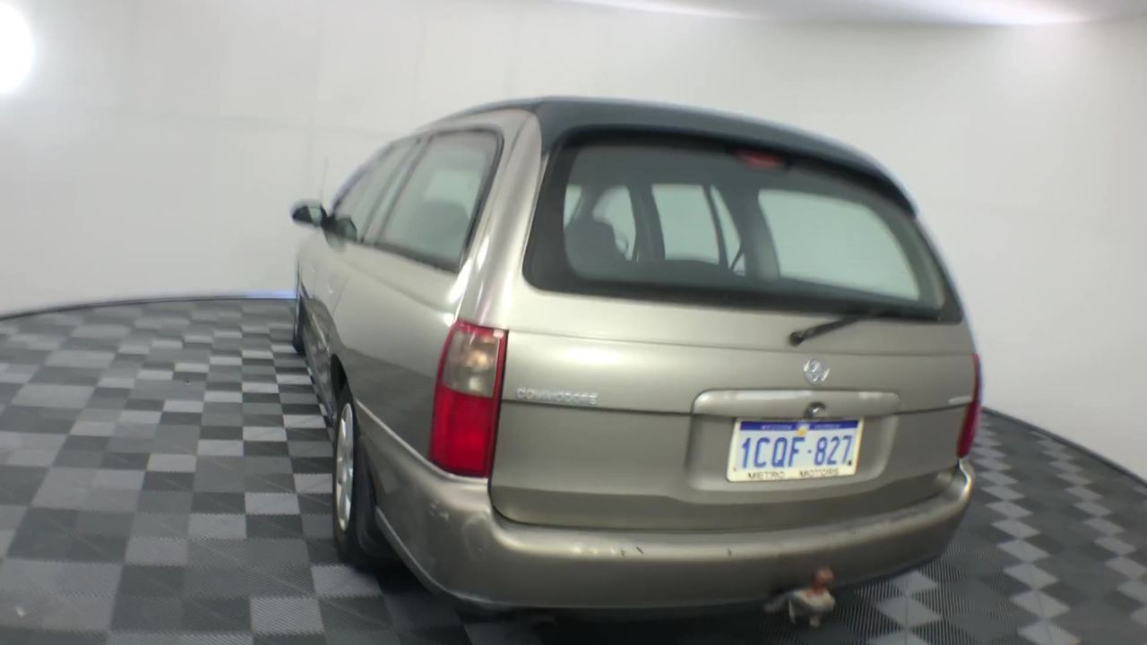 2010 BATHURST WINNER ANTIQUE GOLD MEDALLION BOX LOWNDES HOLDEN VE COMMODORE