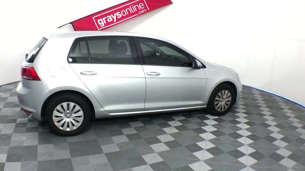 2 Carat round 2 white diamond each CVD Uncertified