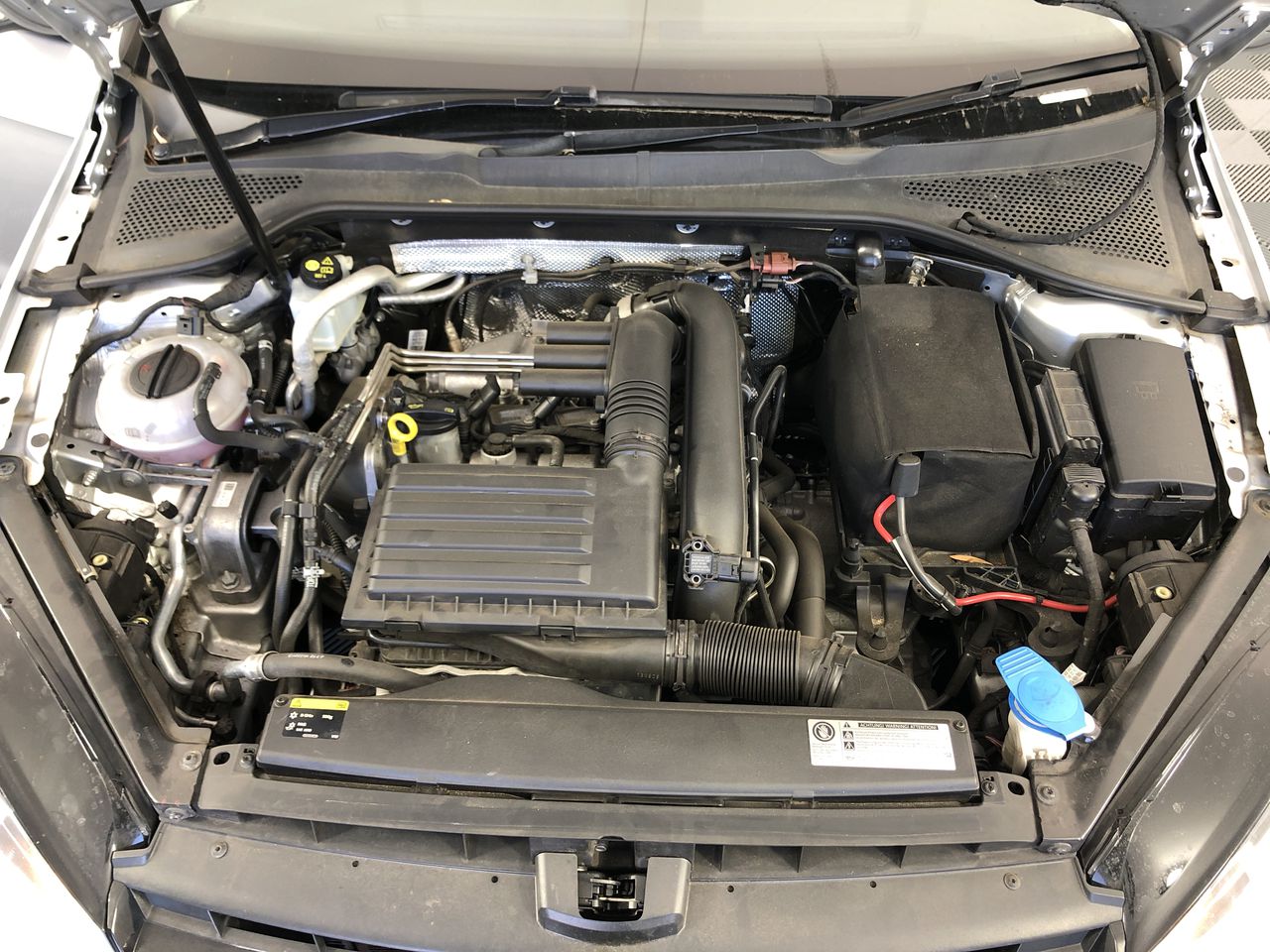 1.00 Carats Brilliant Polish Round Cut White Diamond CVD-Not Certified