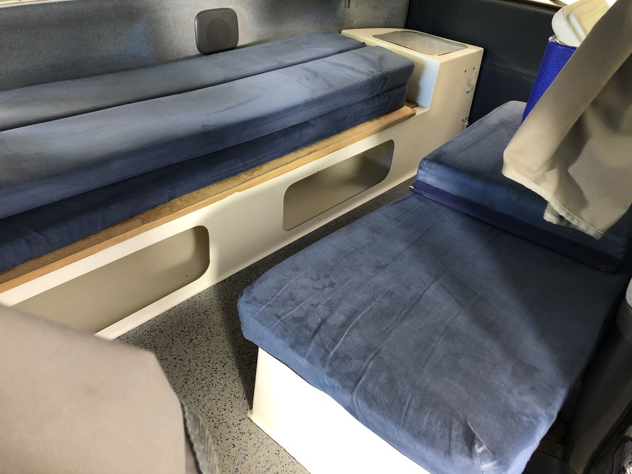 230 Strong Men Cleanskin Shiraz 2022 (12x 750mL) SA