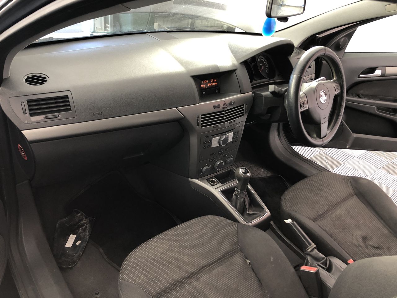 Ponte Prosecco DOC NV (6x 750mL). Italy