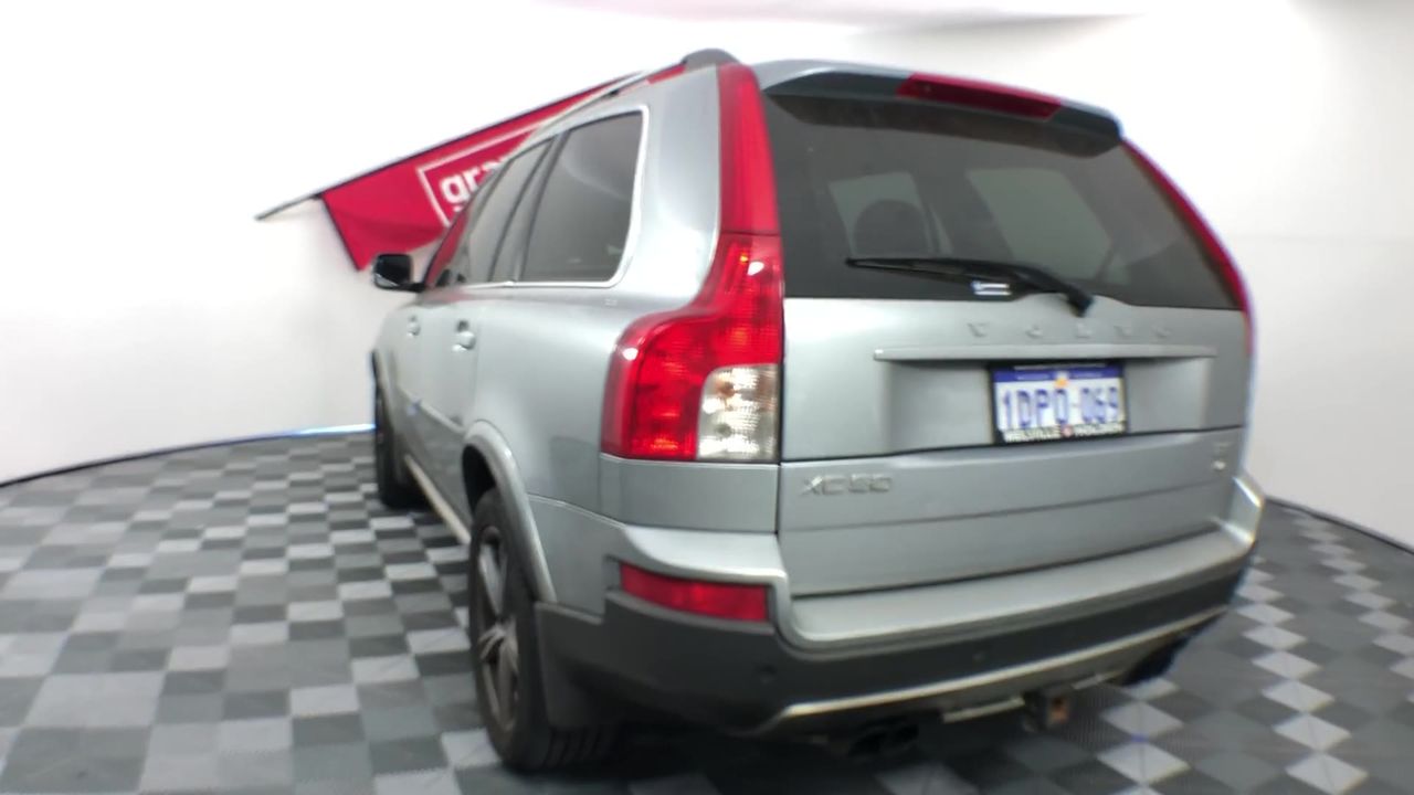 2018 Volvo XC60 D4 MOMENTUM Turbo Diesel Automatic - 8 Speed Wagon