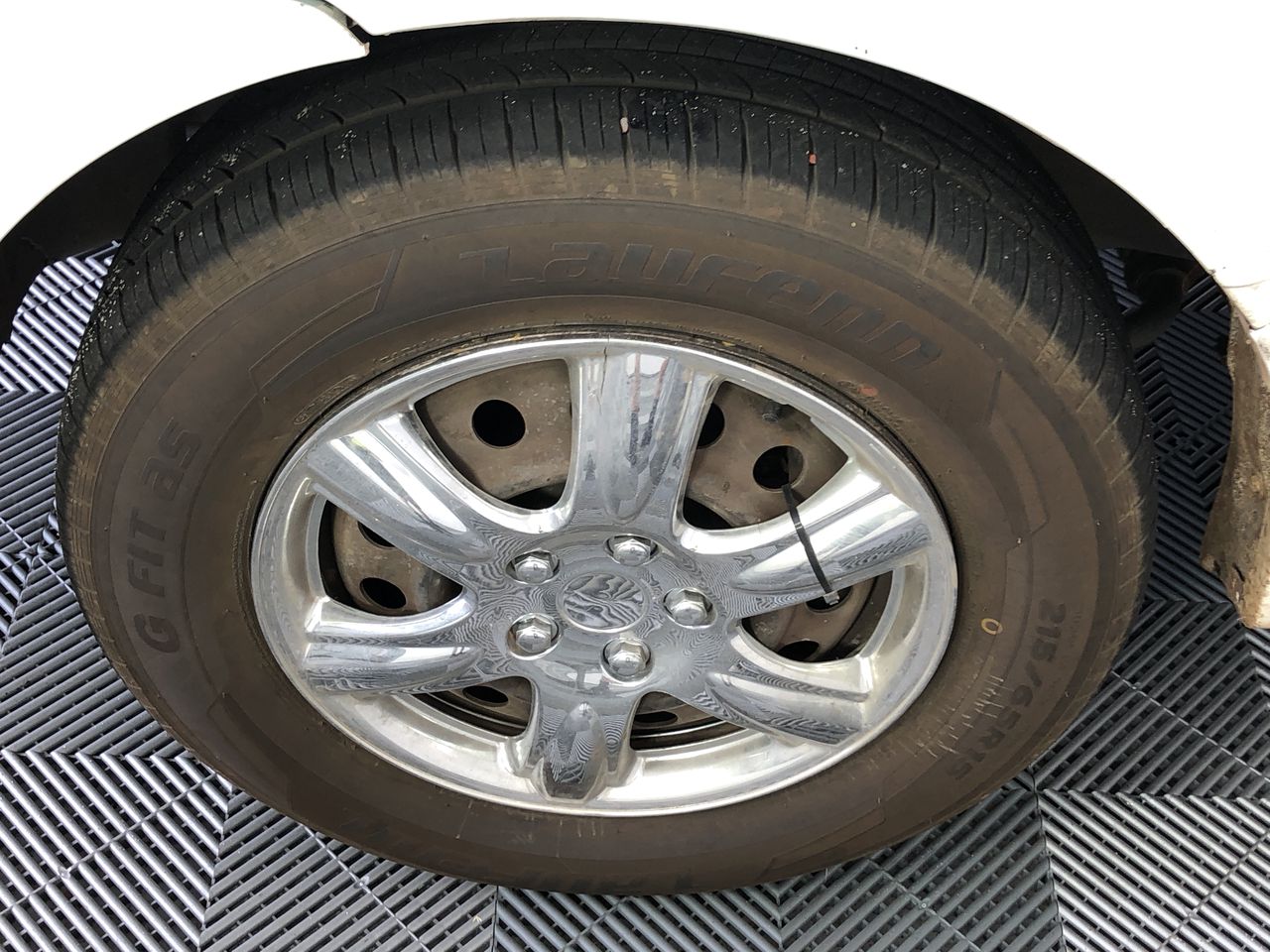 Yellowglen Yellow Sparkling NV (4 Cluster Pack) (24x 200mL).