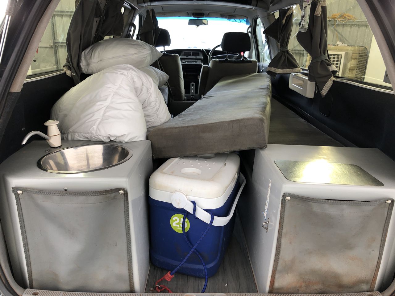 Yellowtail Pinot Grigio & Shriaz Mixed Pack (6 x 750mL),SE AUS.