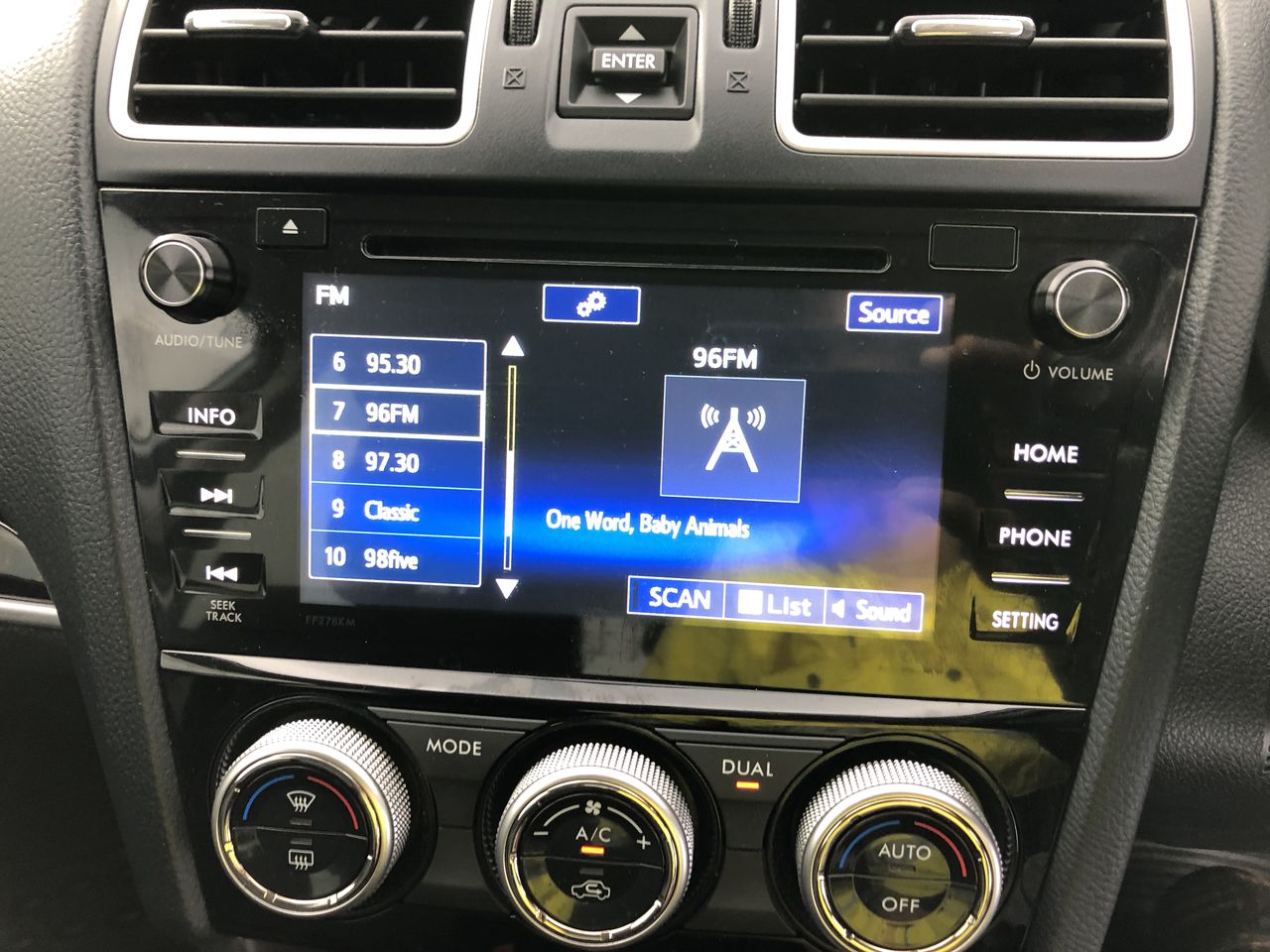 Yellowglen Yellow Sparkling NV (4 Cluster Pack) (24x 200mL).