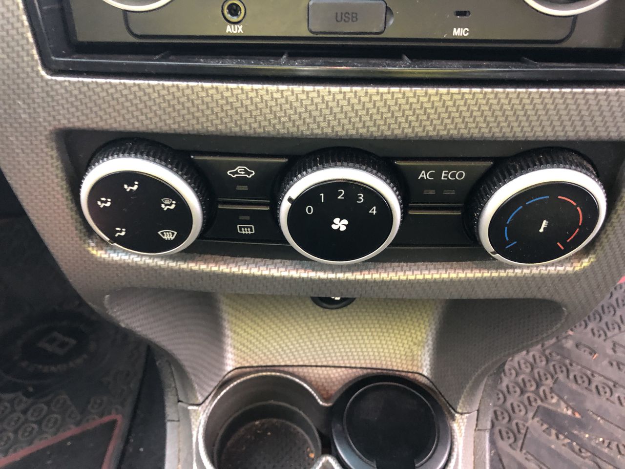 TOMMEE TIPPEE Ultra UV Light 3 in 1 Steriliser, Dryer and Storage Box, Whit