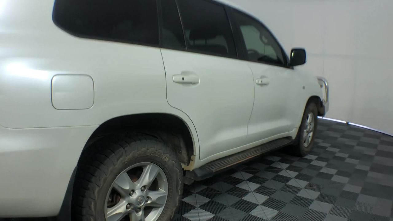 RUSSELL HOBBS Carlton Kettle, Stainless Steel, 1.7L Capacity. Model RHK82BR