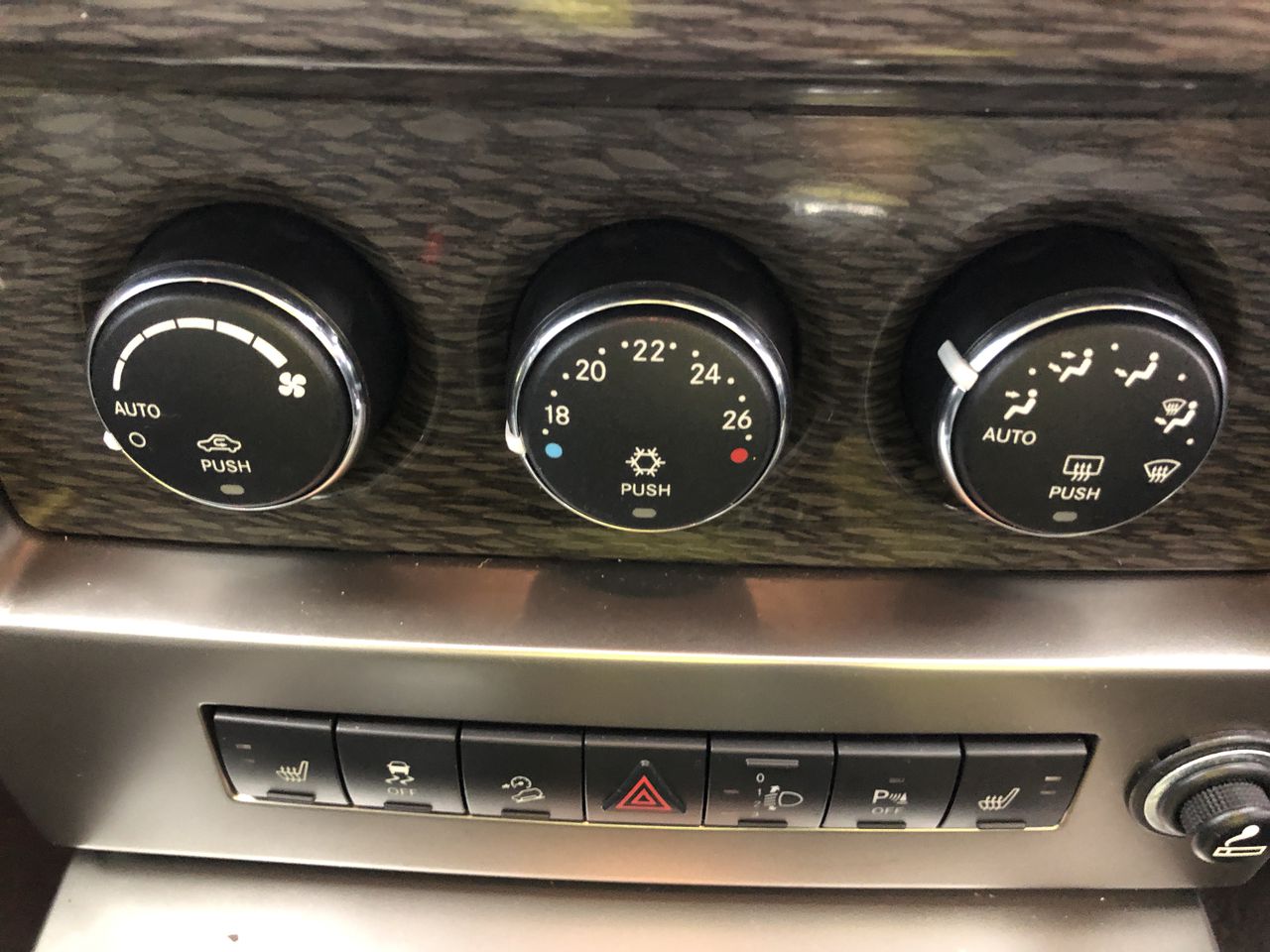 PUMA Women's Essential Cropped Logo Tee, Size XL, Black, 586866.