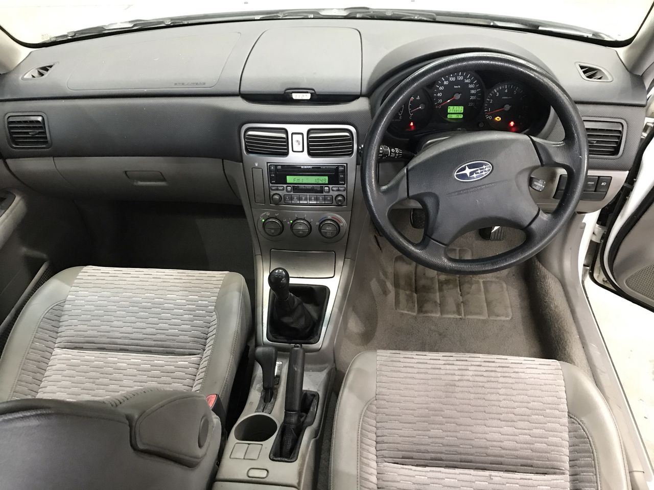 SHURE Sound Isolating Earphones - Clear, SE215-CL. NB: Used.