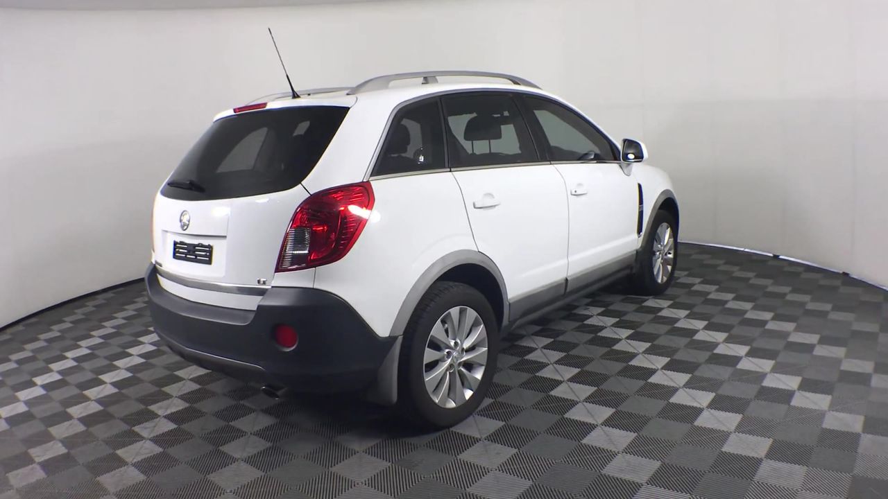 4 x Assorted Headphones. 2 x SENNHEISER HD450BT Wireless Headphones. 1 x ST