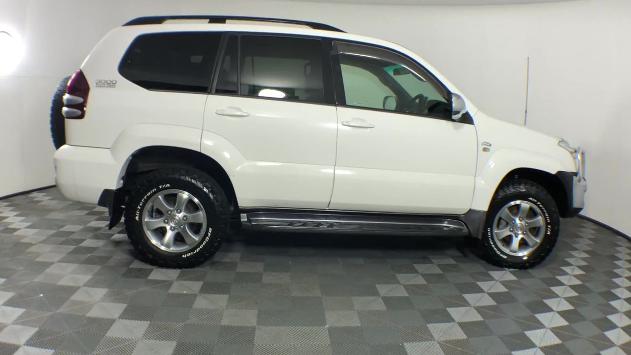 Stainless Steel Lightening Bolt Necklace in Silver