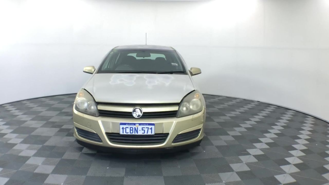 5 x Assorted Computer Monitors, Keyboards & Mice