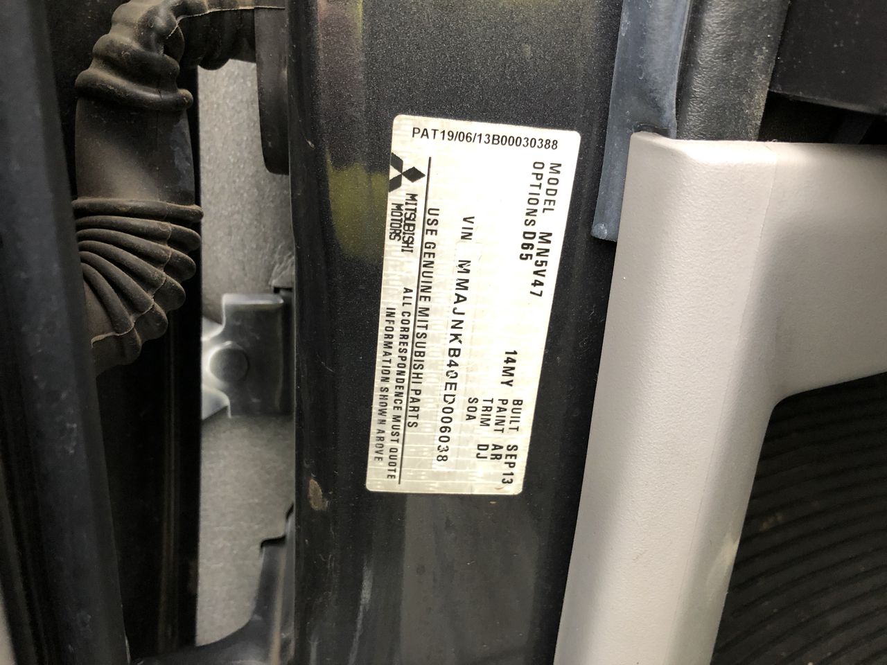 Roberts Estate Shiraz 2023 (12x 750mL) SEA