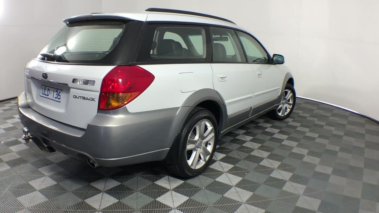 Yellowtail Pinot Grigio & Shriaz Mixed Pack (6 x 750mL),SE AUS.