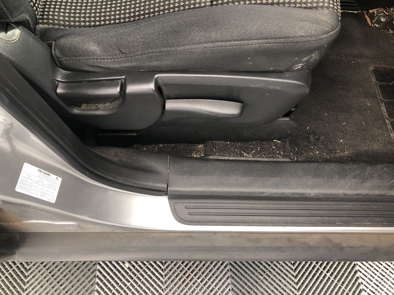 Duchesse De Paris Brut Blanc De Blancs NV (6x 750mL), France.