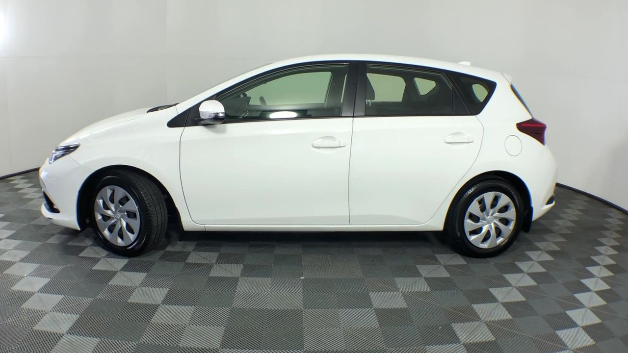 Elegant 18K Triple White Gold plated Lab Simulated Topaz Ring Size 7