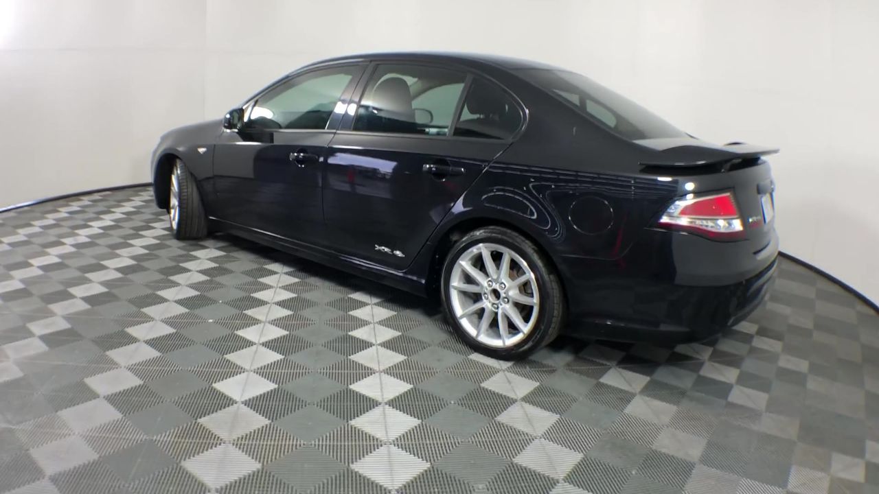 CAROMA Cemi-Recessed Basin with One Tap Hole.