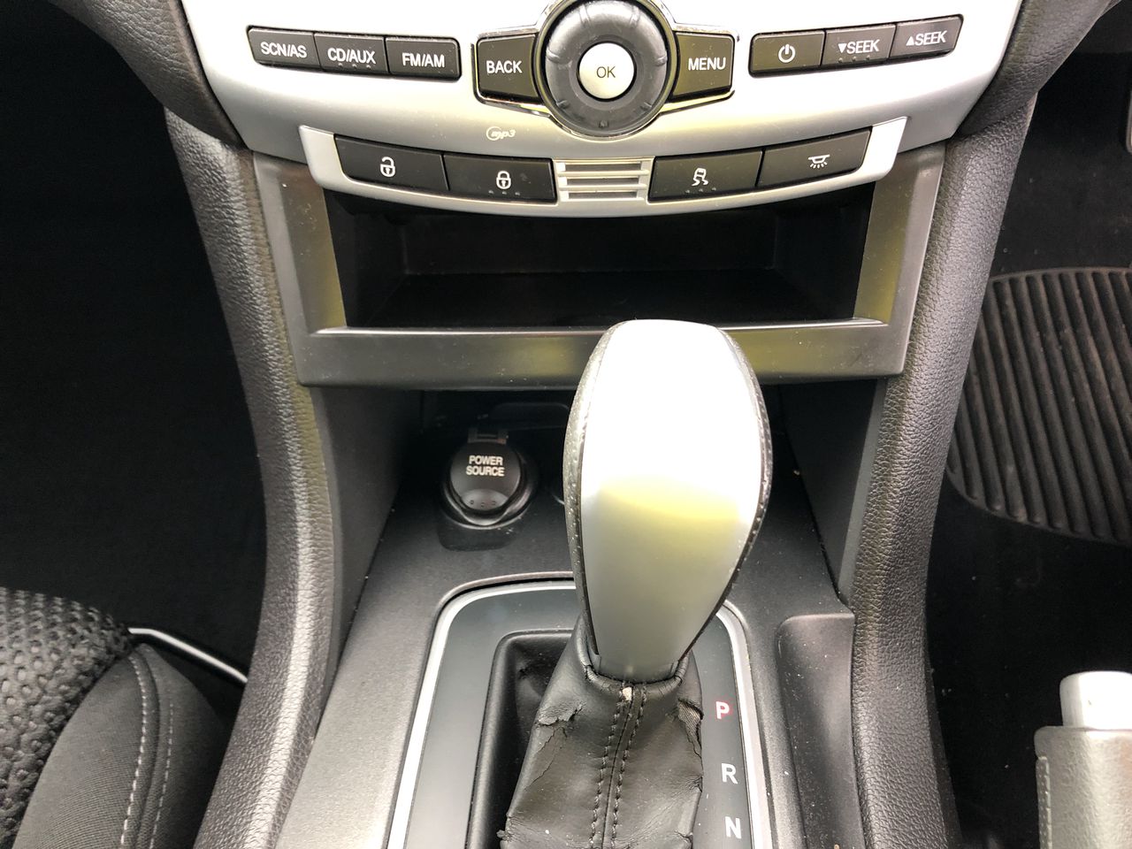 SIERRA DESIGNS Outdoor Blanket, 183cm x 183cm, Sand White.