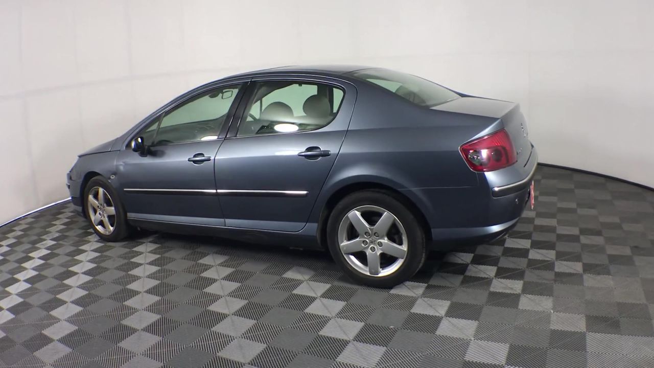 BIJ'OR - Genuine Purple Freshwater Pearl and Simulated Diamond Leaf Stud