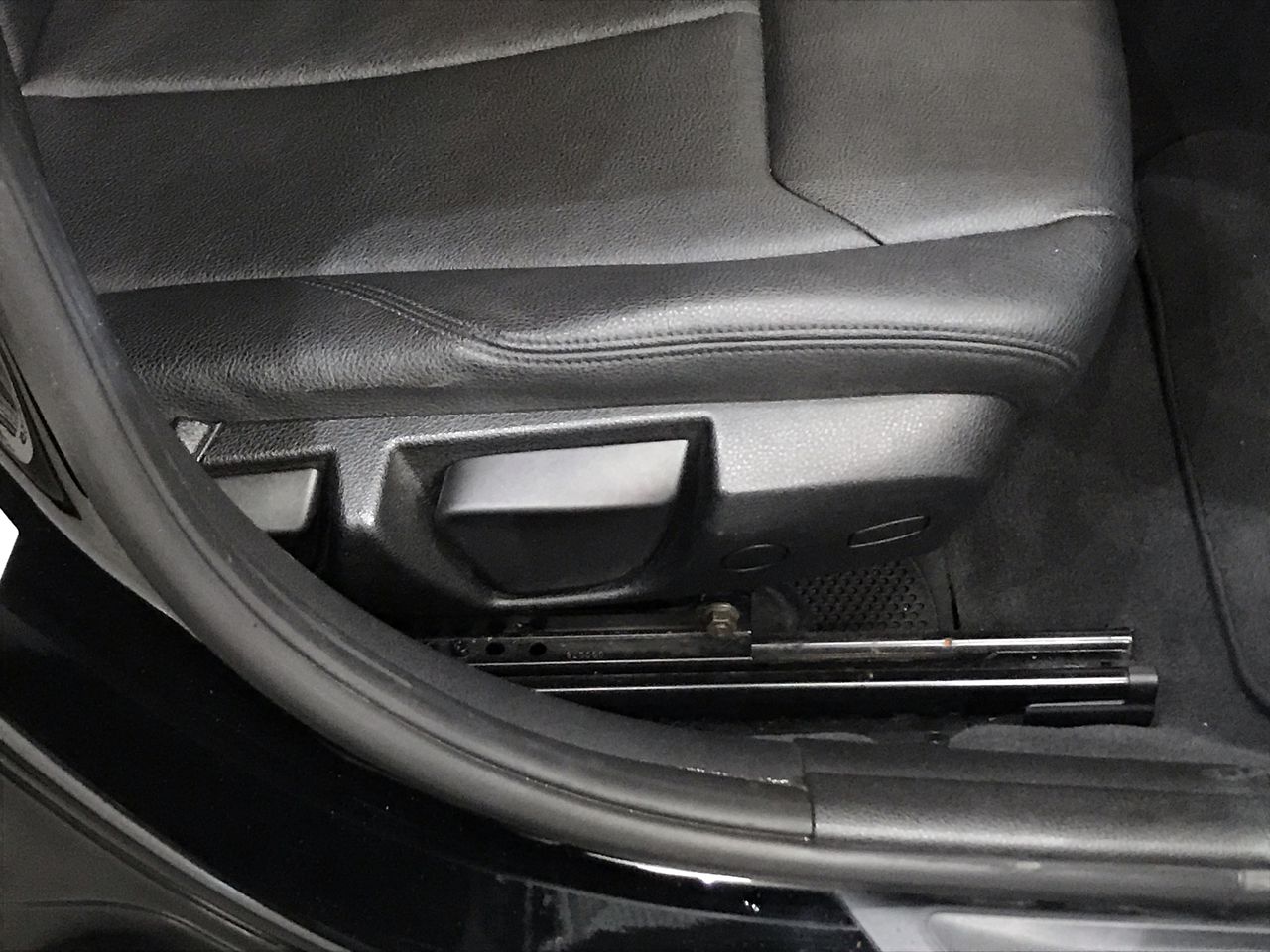 Elephant in the Room Chardonnay  (6x 750mL). (252626-1266)