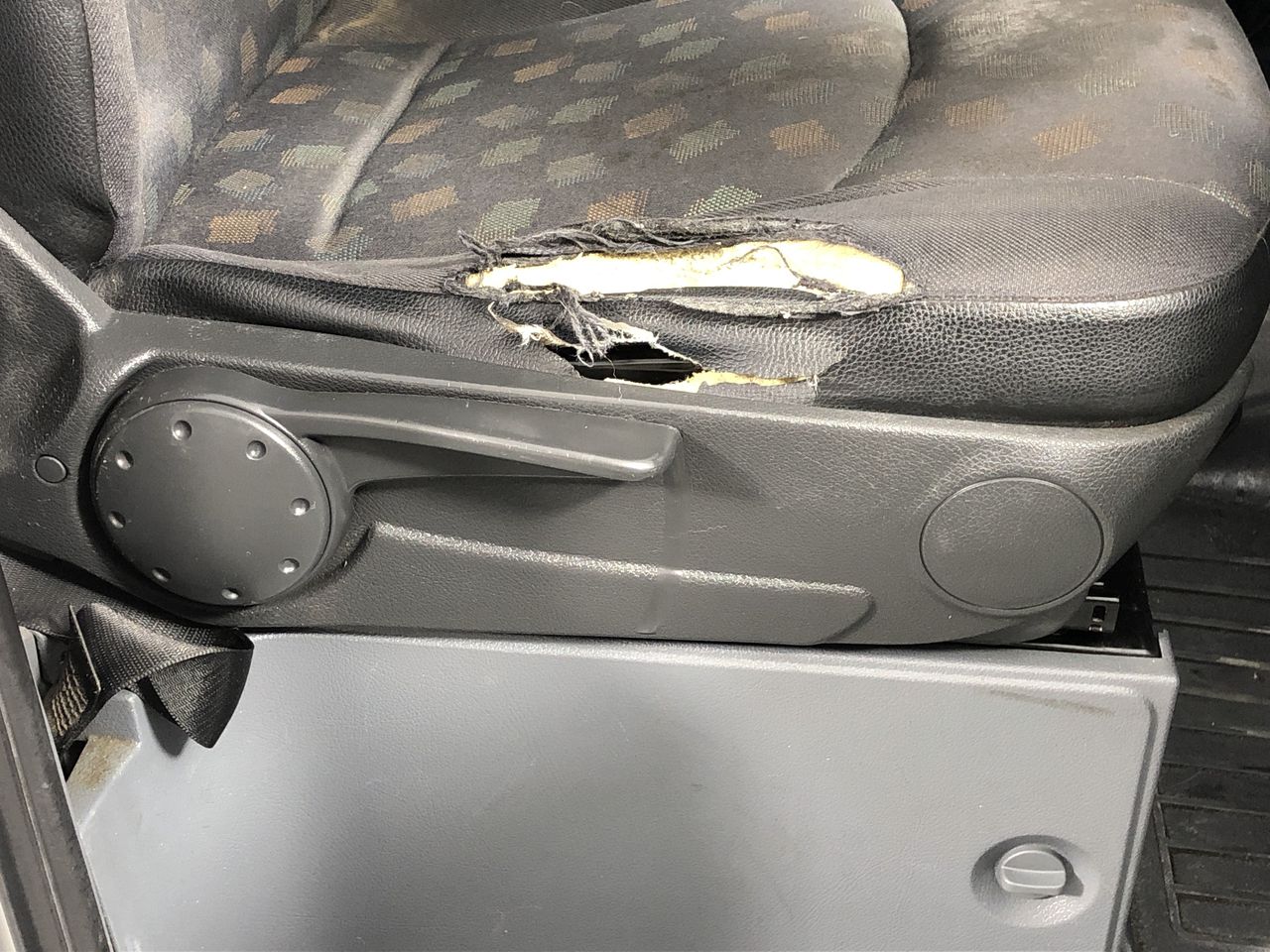 Quantity of 1 29.5-25 Earthmoving Tyre (Unused)