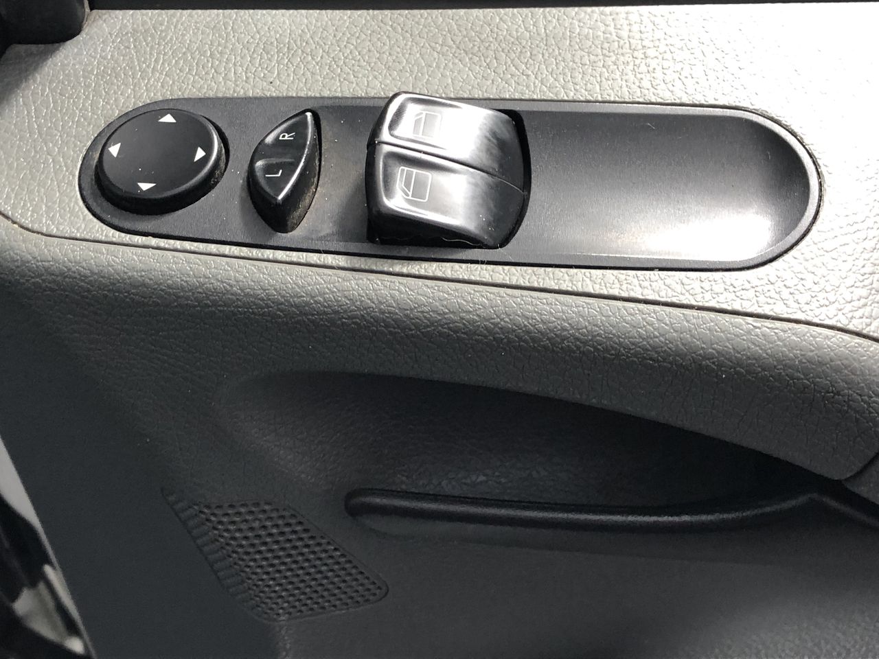 Quantity of 4 26.5-25 Earthmoving Tyres(Unused)