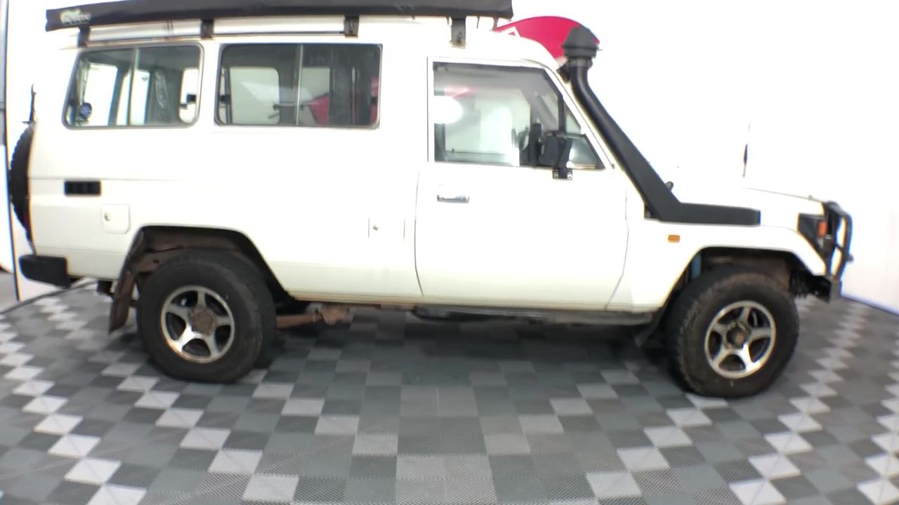 Quantity of 1 17.5-25 Earthmoving Tyre (Unused)