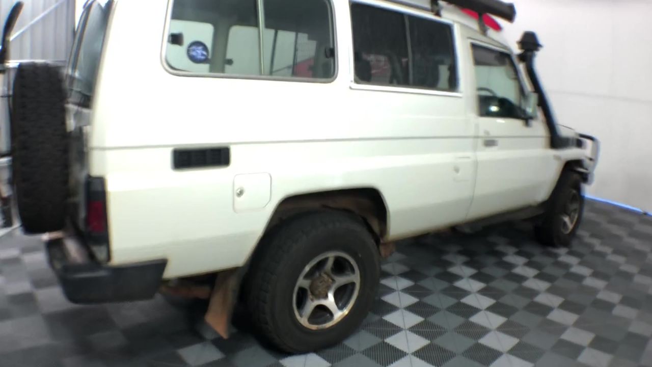 Quantity of 400 1650mm Star Pickets (Unused)