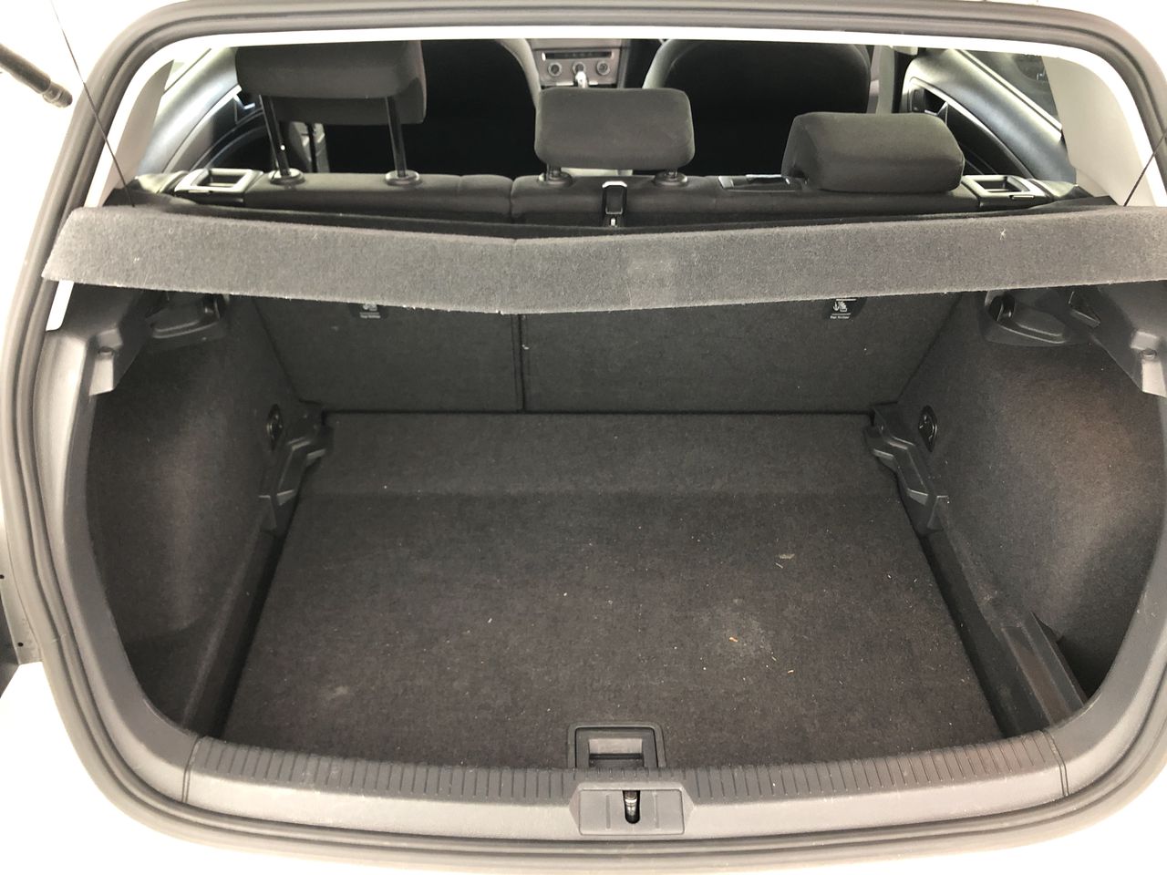 <p>Belt Sander in Mesh Cage</p>