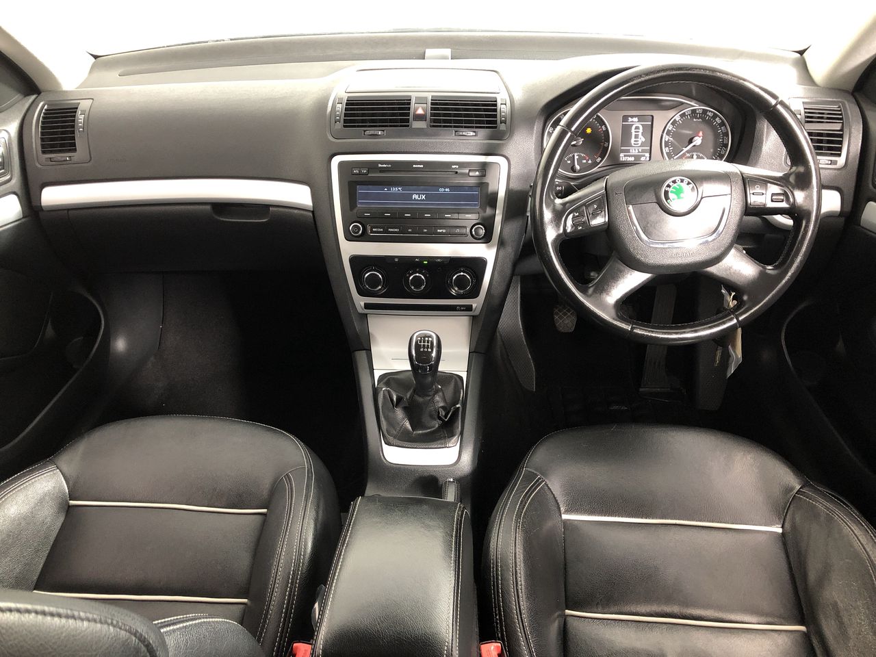 <p>Qty of Assorted Lifting Lugs</p>