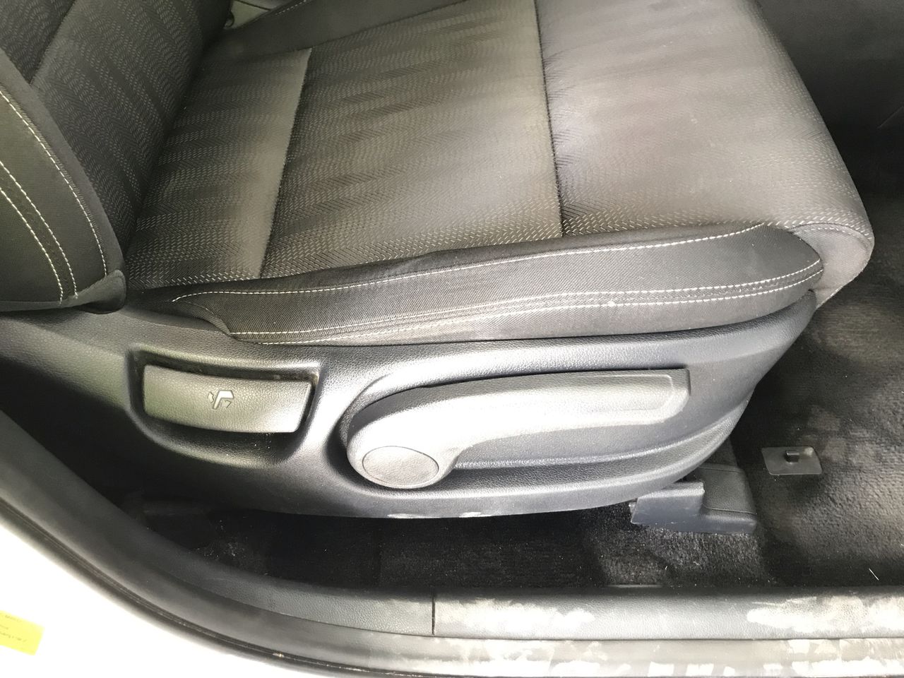 Brokenwood Cricket Pitch Red Cab Blend (6x 750mL).