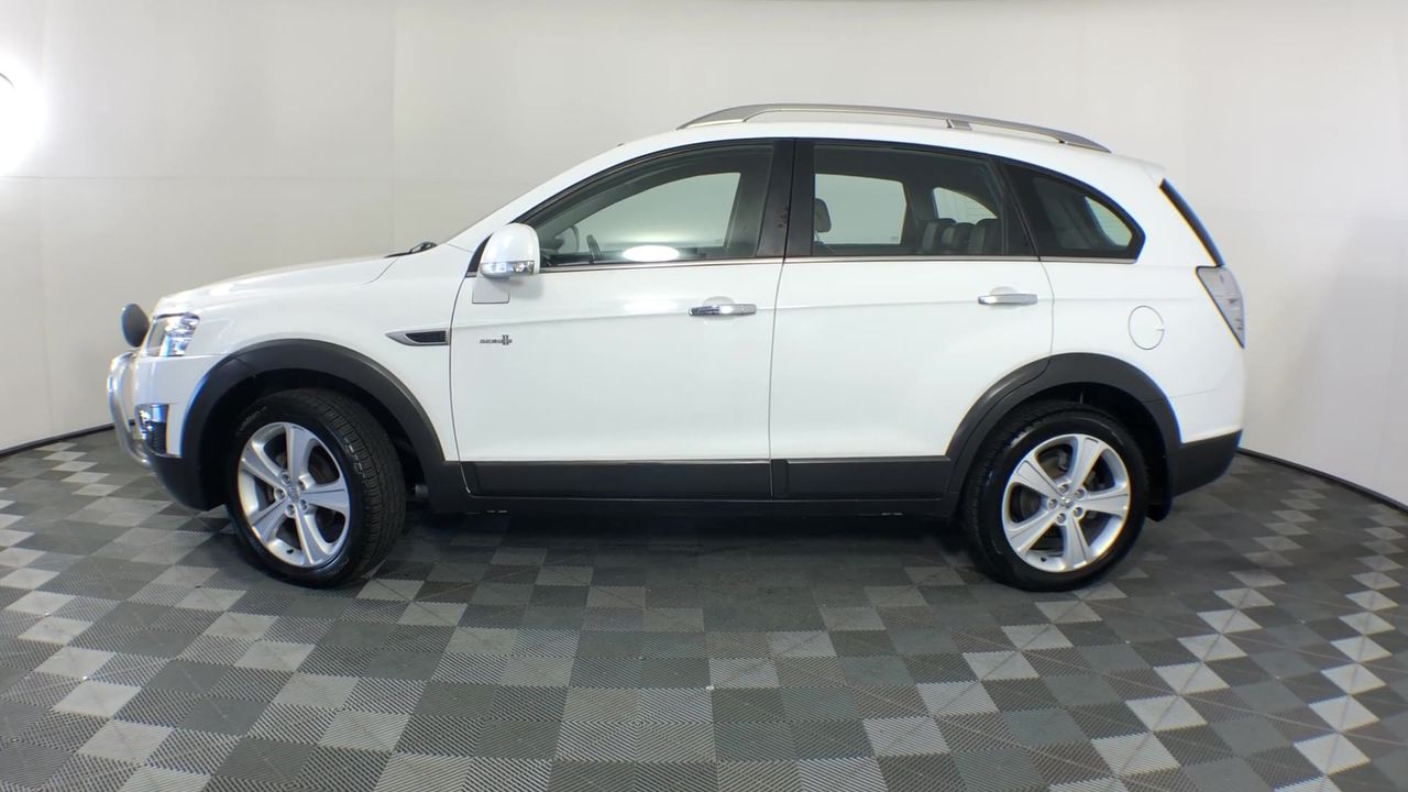 SEIKO 5 37MM STAINLESS STEEL 7009-3130 AUTOMATIC WHITE DIAL WXO & COA