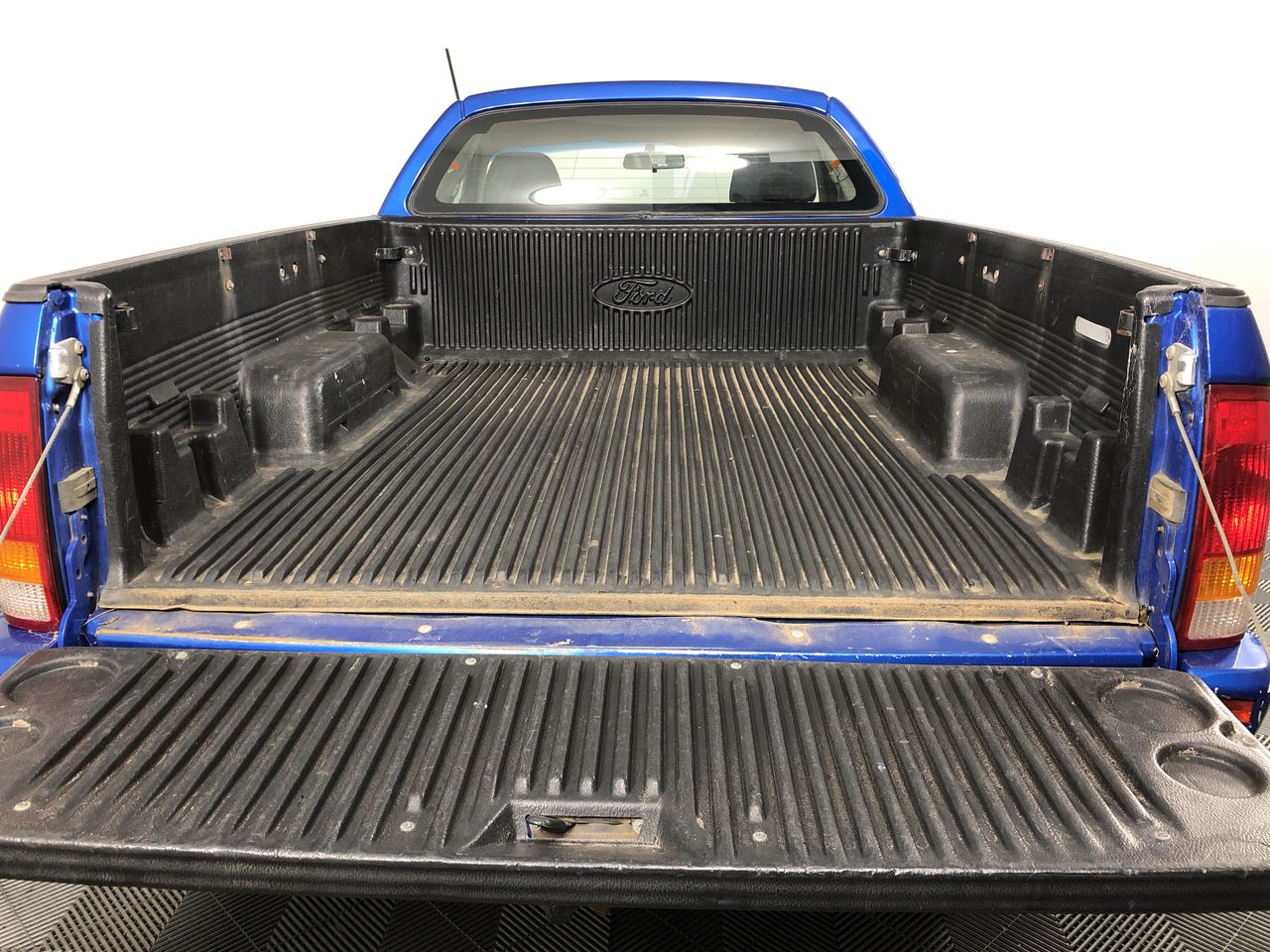 END OF LEASE AUCTION: Outdoor Cinema