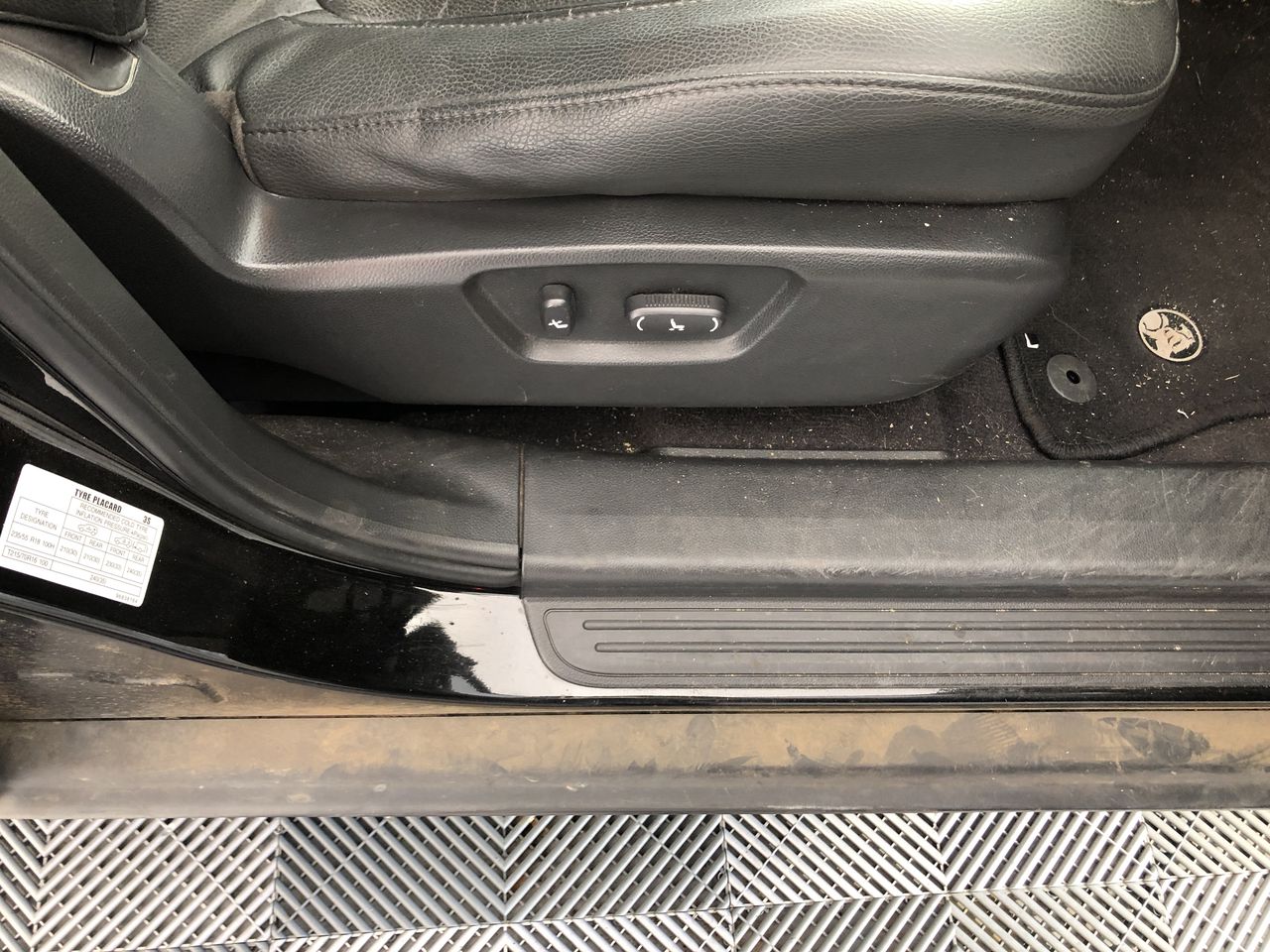 1 Cubic Yard Self Tipping Skip Bin To Suit Forklift ( Unused)