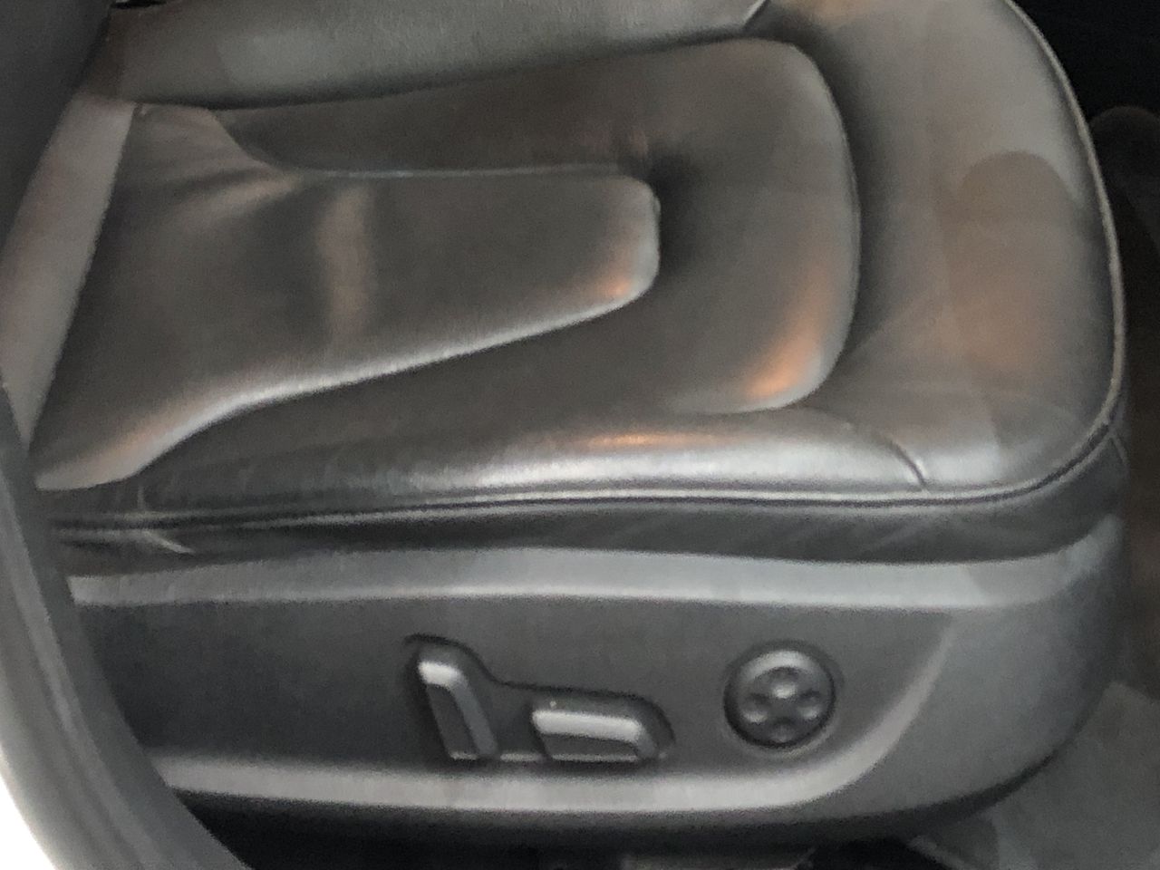 Wolf Blass Red Label Cabernet Sauvignon (6x 750mL).