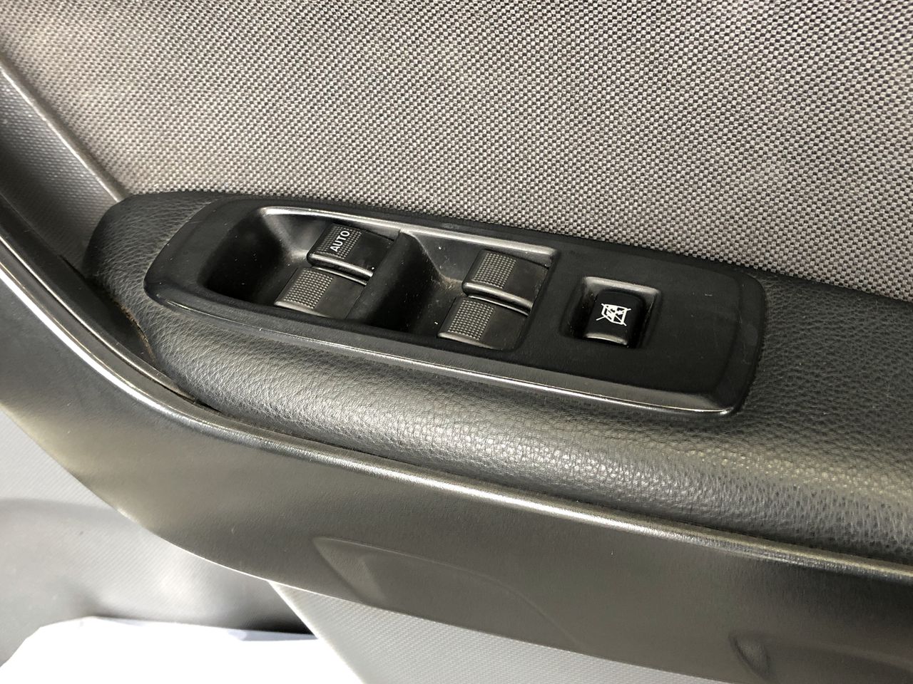 The Hero Preservative Free Pinot Noir (6x 750mL)