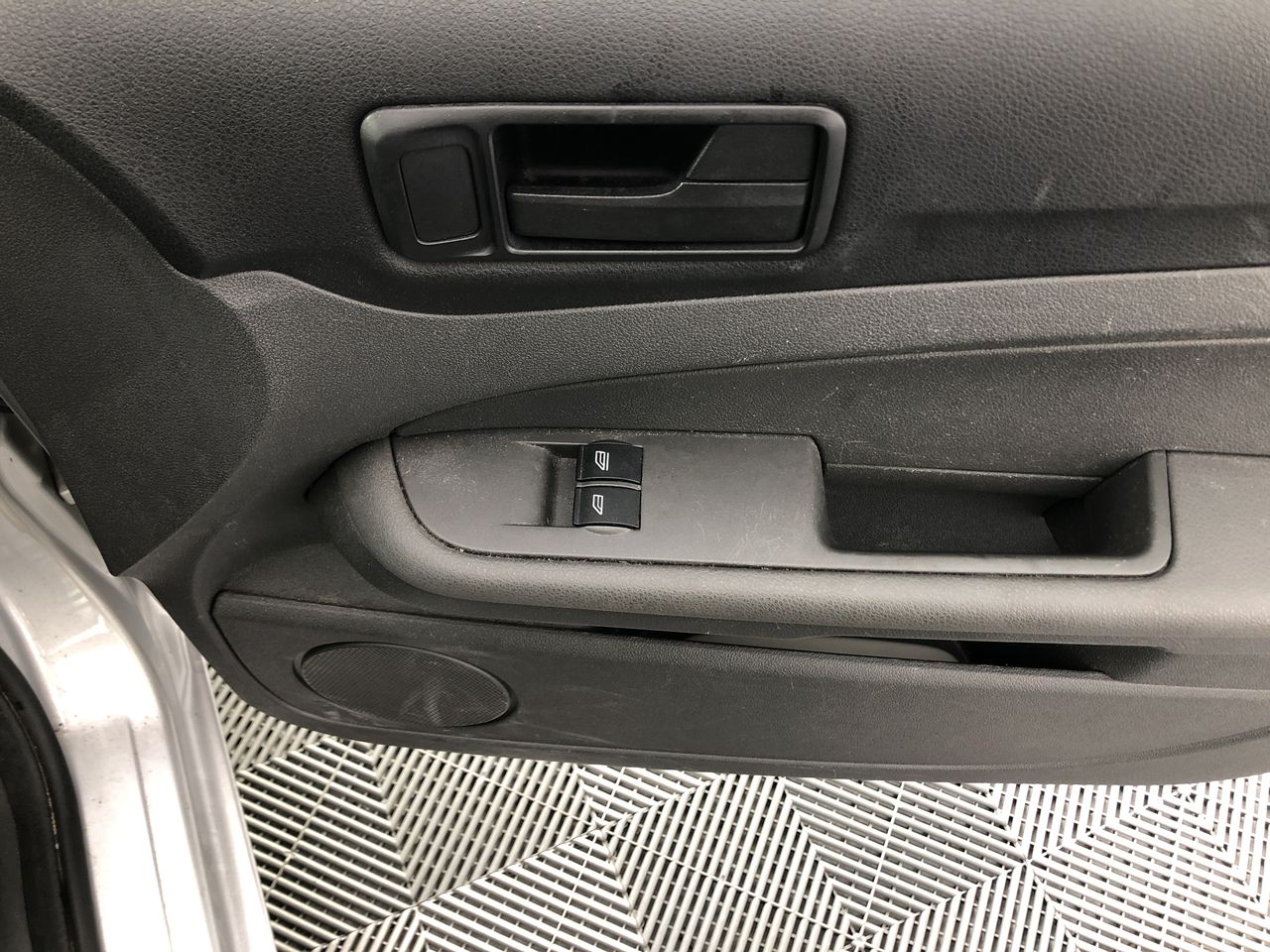 2005 Mitsubishi 380  Petrol