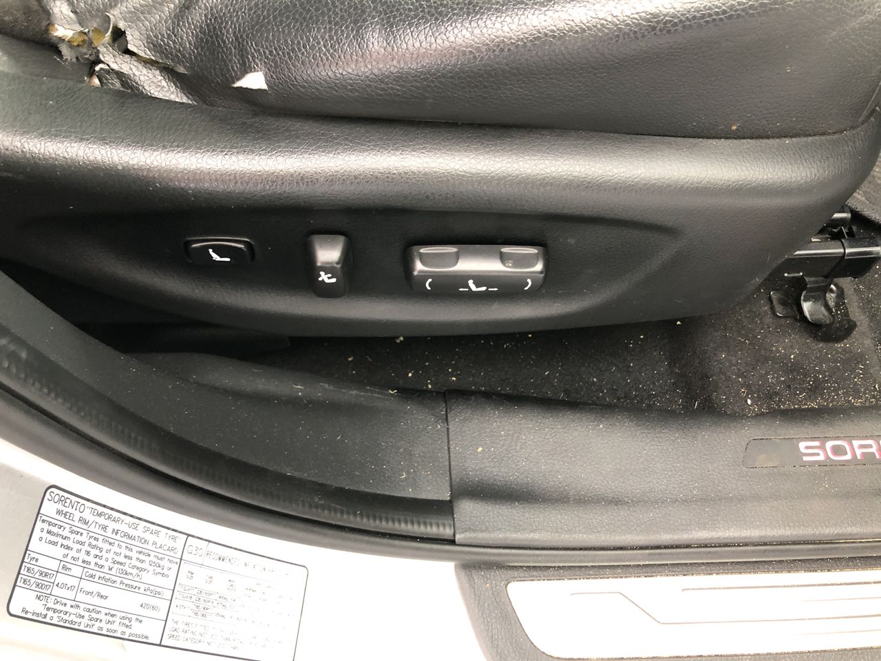END OF LEASE SALE: Quantity of Mini USB Chargers