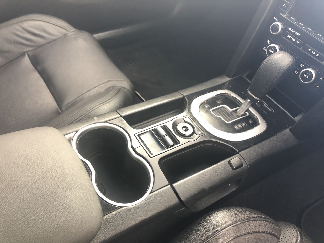 END OF LEASE SALE: 7" Carplay