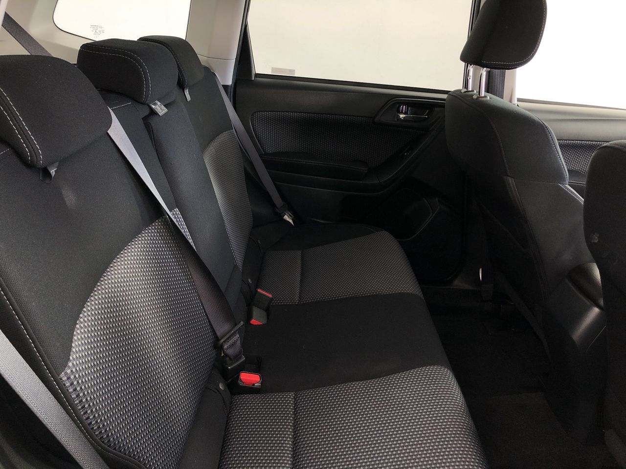 END OF LEASE SALE: 10" portable Carplay