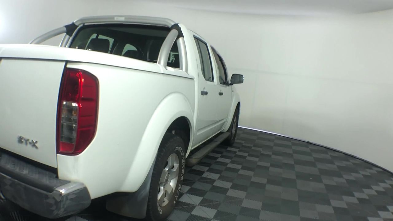2011 Nissan Navara 4x4 ST-X 550 D40 Turbo Diesel Automatic Pick-Up