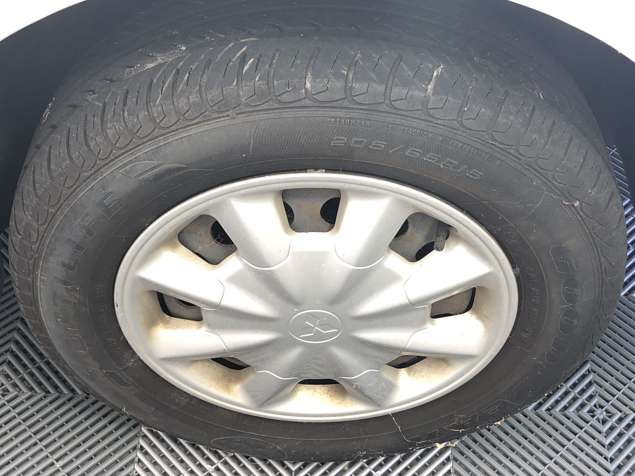 Quantity of 2 26.5-25 Earthmoving Tyres (Unused),