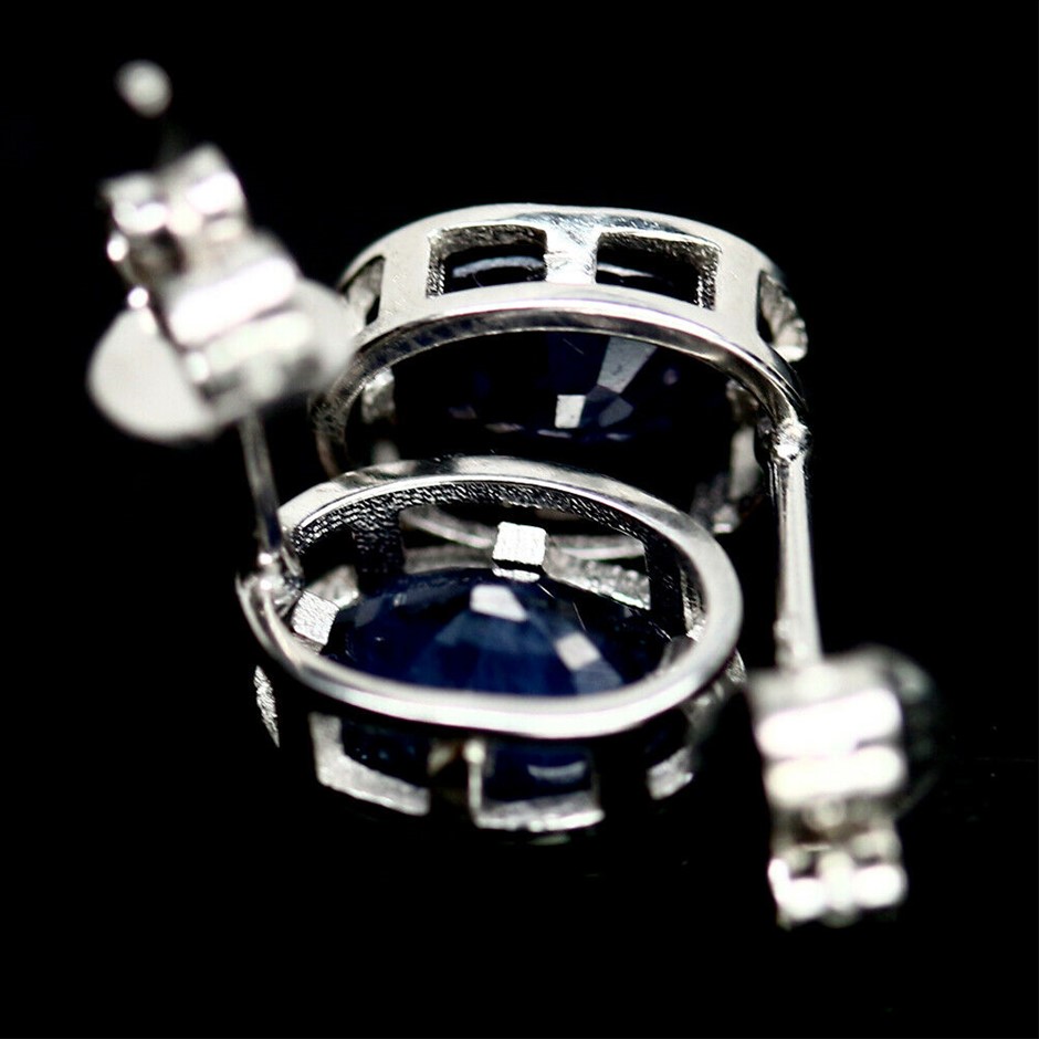 0.12 carat white round 4 diamond