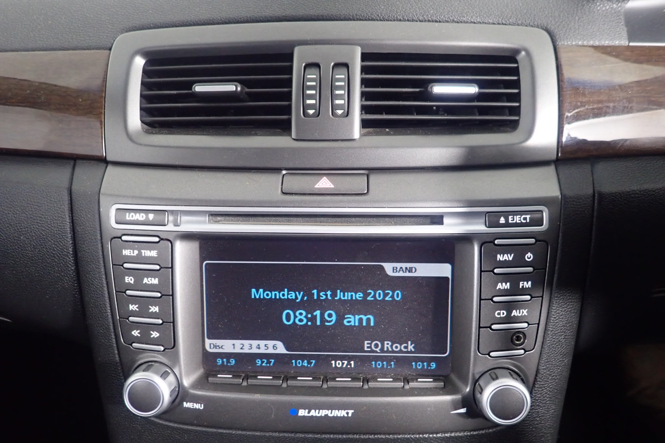 CLOSING DOWN SALE: 7" Carplay