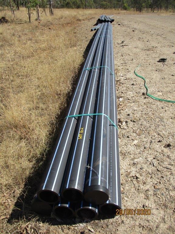 <p>2002 Maxitrans ST3 Curtain Sider Drop Deck Trailer</p>