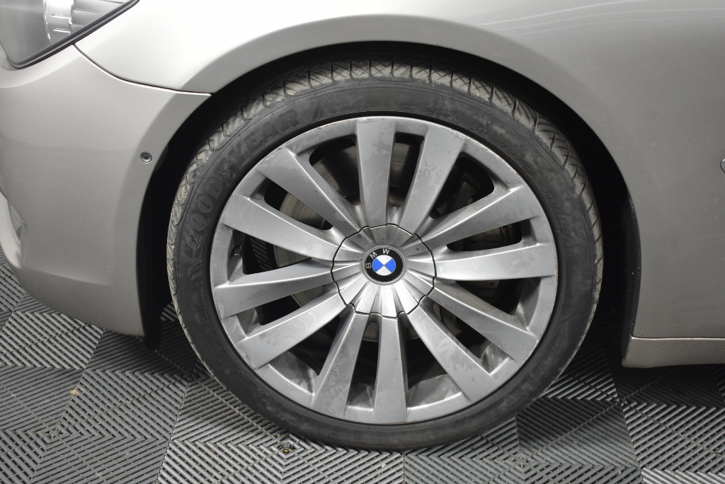 2.25 carat 2 dark oval shape sapphire