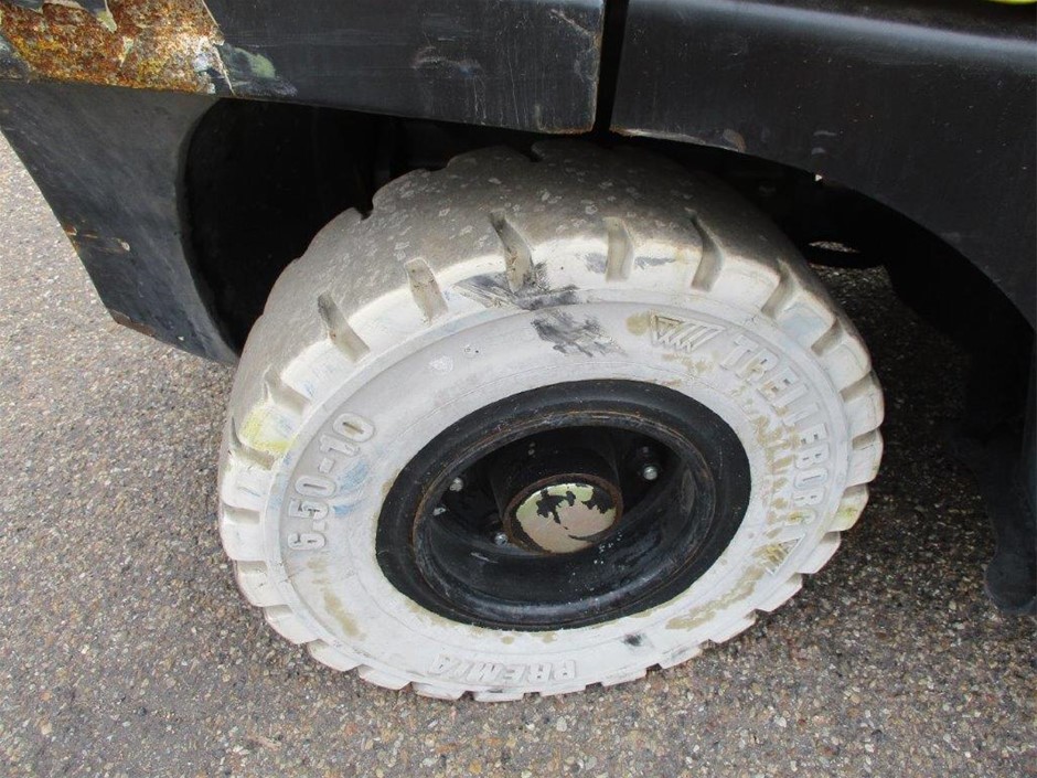 Quantity of 1 20.5-25 Earthmoving Tyre(Unused)
