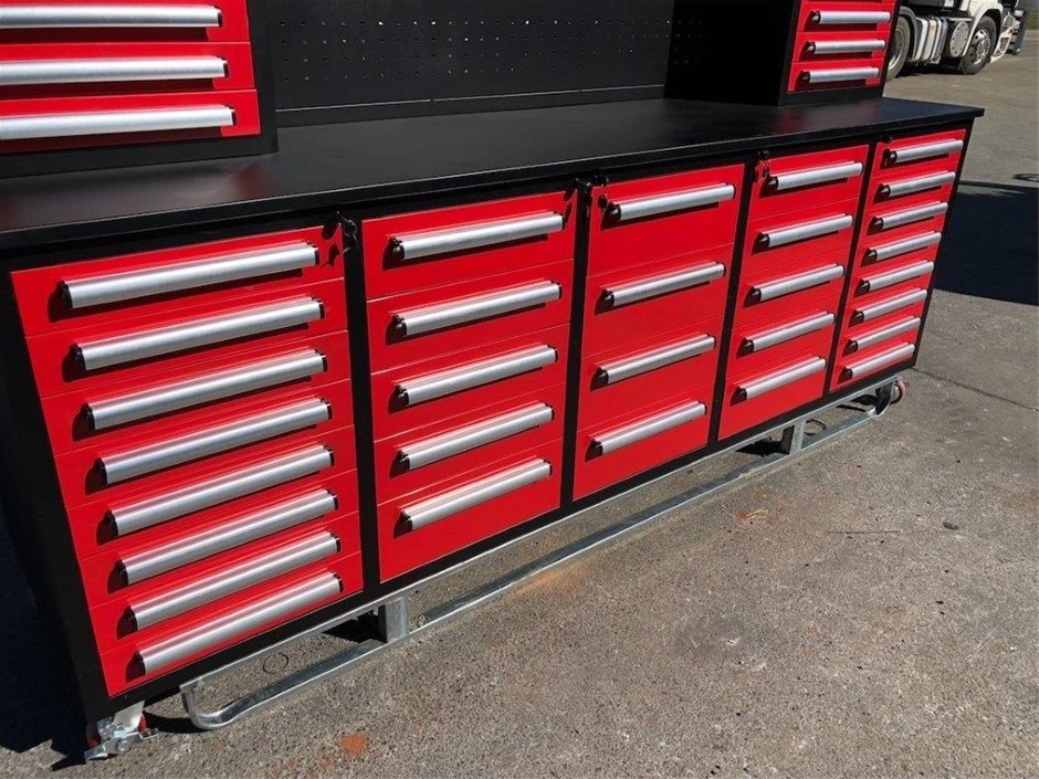 New Waterproof Men's Watch Barrel Shaped Transparent Quartz Watch Popular