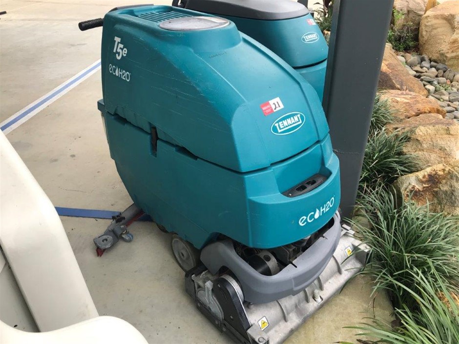Tenant T5E Pedestrain Electric Floor Scrubber Auction (00215041245