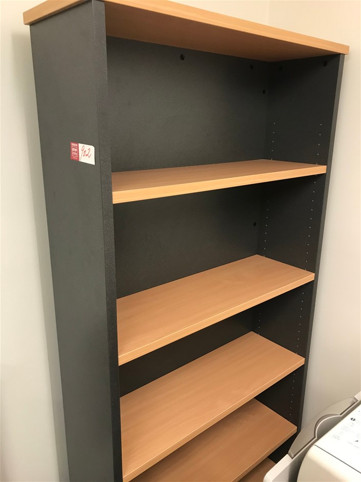 Quantity of 100 1800mm Star Pickets(Unused),